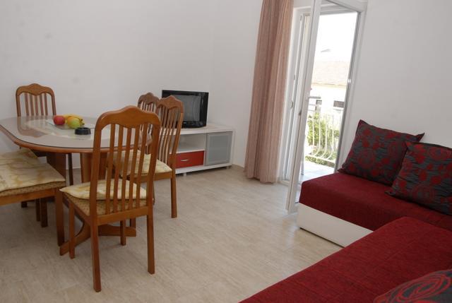 Apartments Dosljak Τίβατ Εξωτερικό φωτογραφία