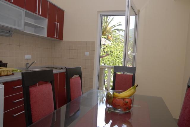 Apartments Dosljak Τίβατ Εξωτερικό φωτογραφία
