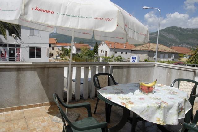 Apartments Dosljak Τίβατ Εξωτερικό φωτογραφία